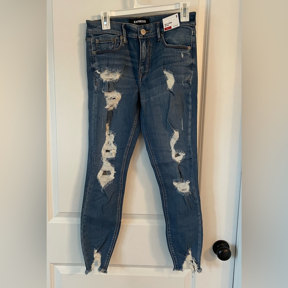 Distressed jeggings